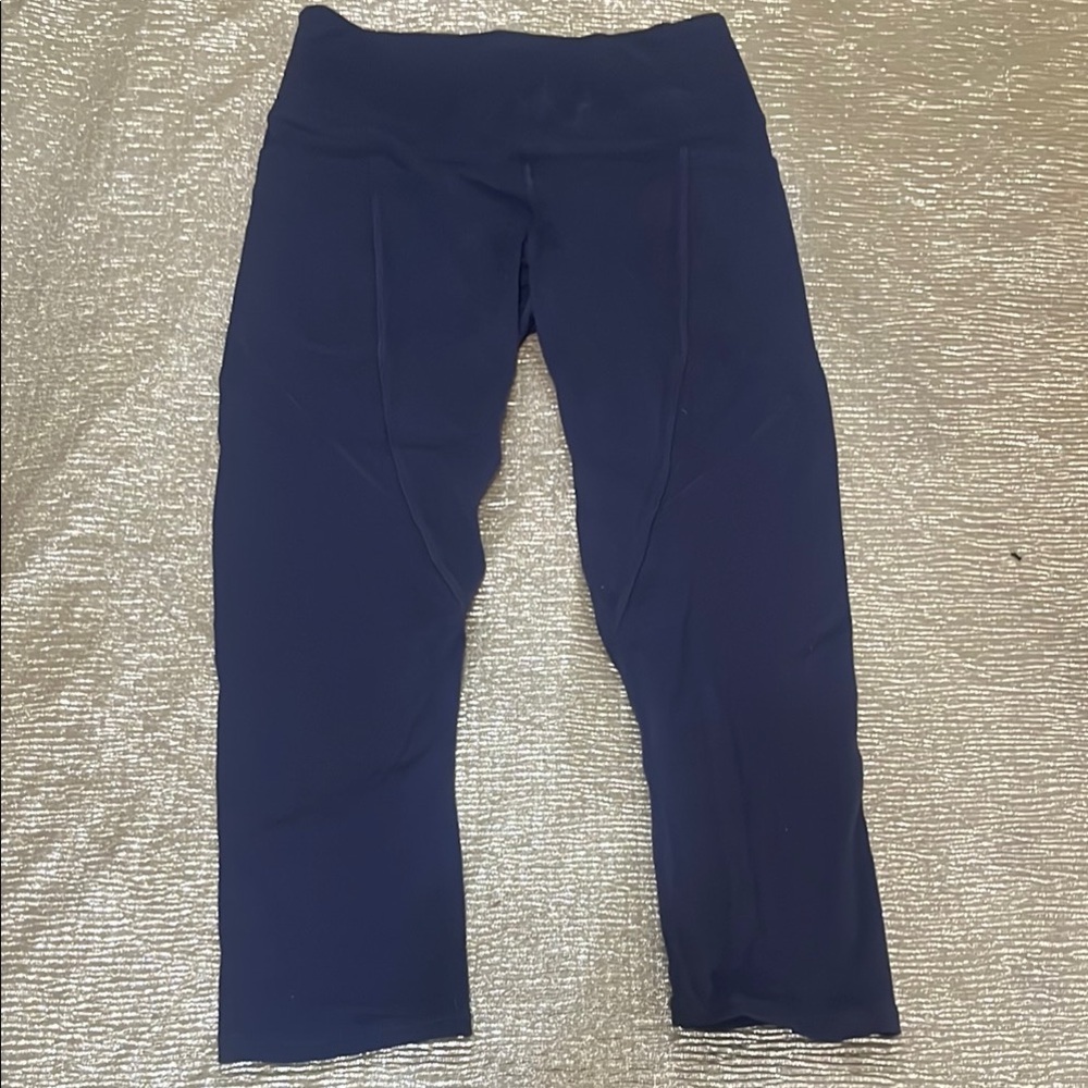 Navy Blue Pocketed Cropped Leggings